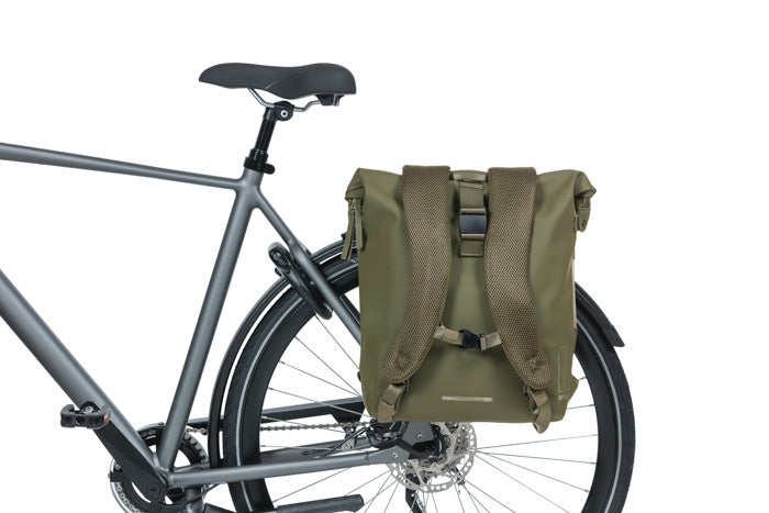 BASIL SOHO BICYCLE BAG/BACKPACK WITH LED LIGHT, 17L